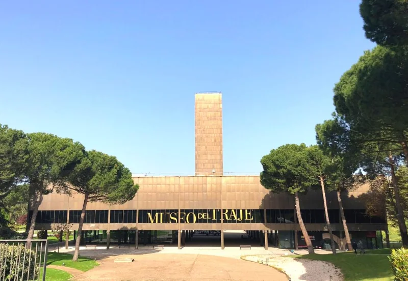 Museo del Traje Planes Puente de Diciembre 2021 - Fundación Colegio Bérriz